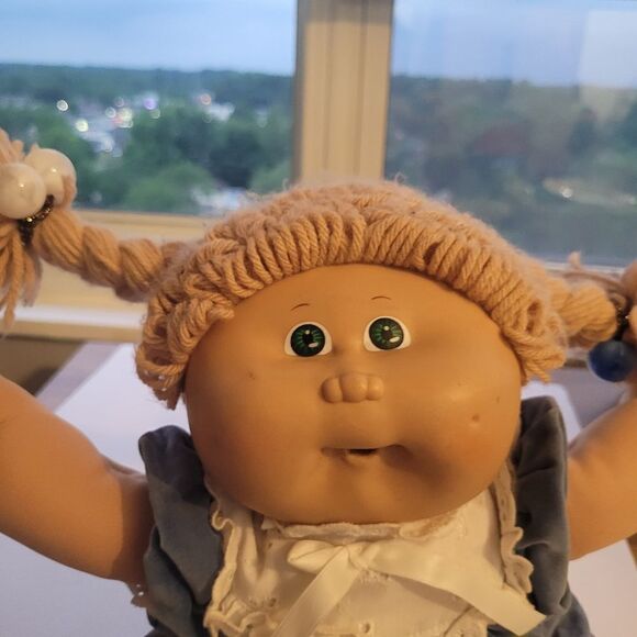 Vintage Cabbage patch kids doll/ diapers/ clothes 1985 Xavier Robert soft body - Picture 2 of 9